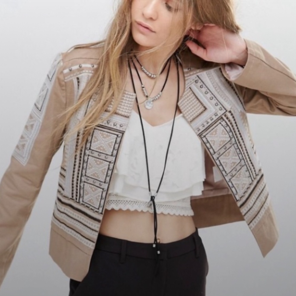 Moon river tan embroidered/studded jacket Sz M